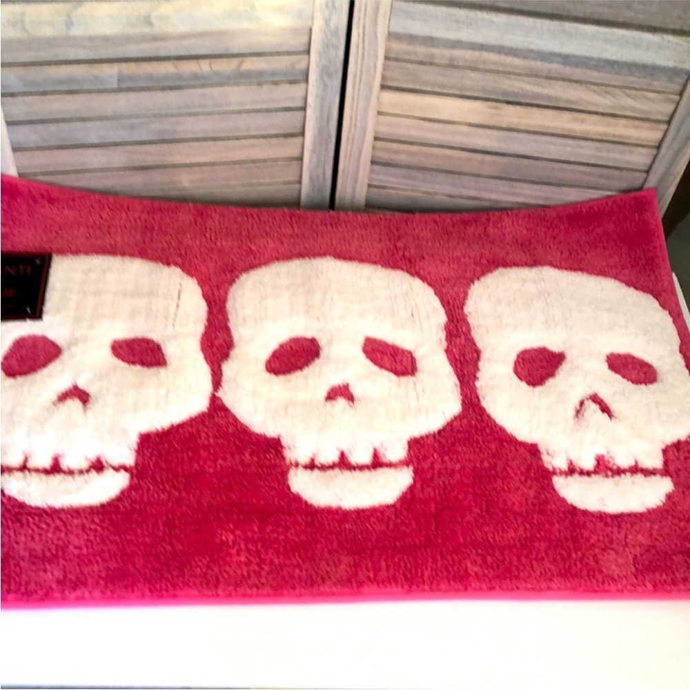 Avanti Pink and White Skull Bath Mat